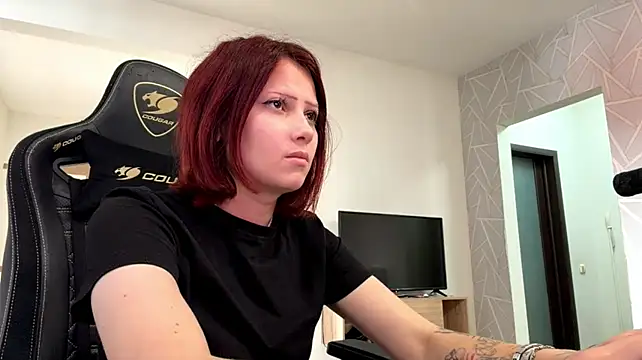 Nikaliva stripchat live cam model