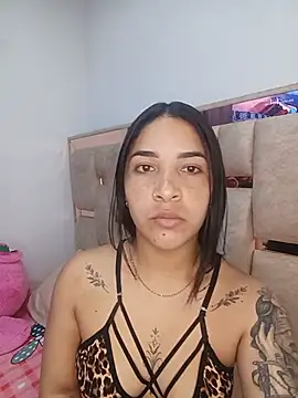 jairely stripchat live cam model