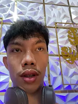 yourbabyjerson143 stripchat live cam model