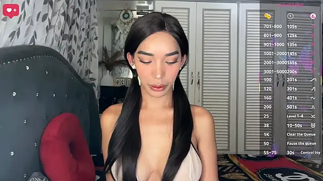 Miss-Carolina stripchat live cam model