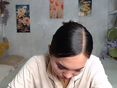 ur_asiankat stripchat live cam model