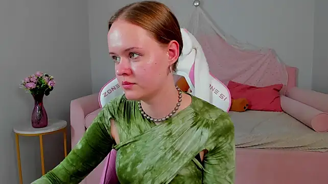 AdaRune stripchat live cam model
