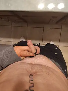 Cummaker69 stripchat live cam model