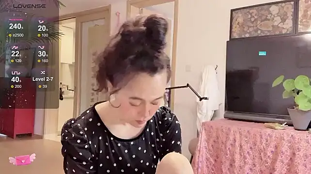Luna168- stripchat live cam model