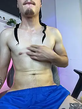 AleFoxx stripchat live cam model