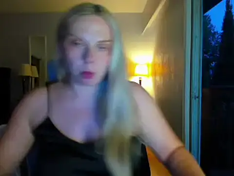 I_LOVE_YOUUU stripchat live cam model