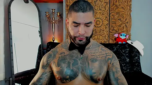 Aaron_Vega stripchat live cam model