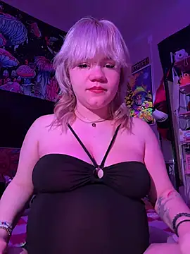 Cutiepiespanks stripchat live cam model