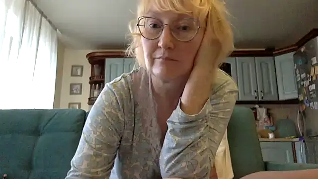 Zeyona stripchat live cam model