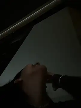 Nhefertary stripchat live cam model