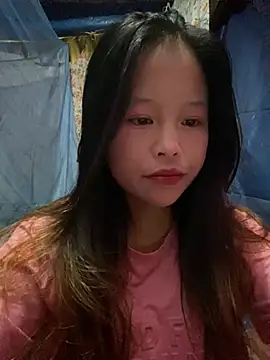 Yin-ri stripchat live cam model