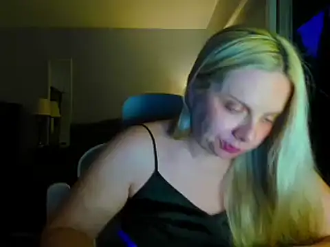 I_LOVE_YOUUU stripchat live cam model