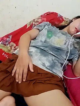 min2002a stripchat live cam model