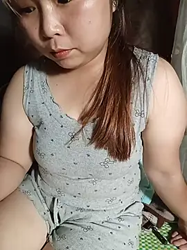 Lavy-bivi stripchat live cam model