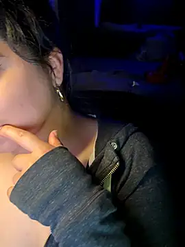 kimmiakiss22 stripchat live cam model