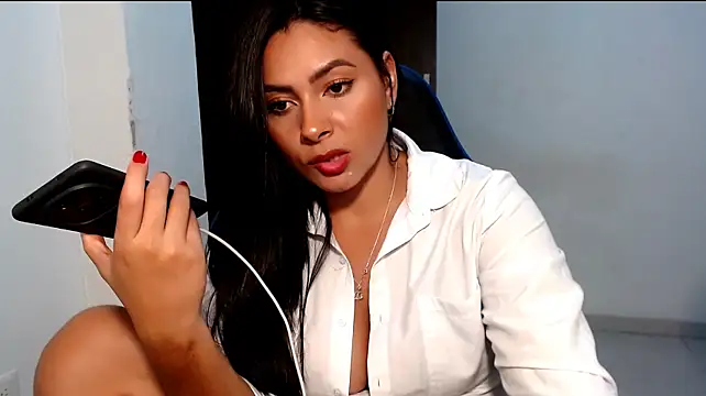meghan2 stripchat live cam model