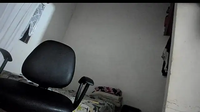 aquiles04 stripchat live cam model