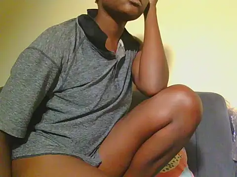 Judylicious23 stripchat live cam model