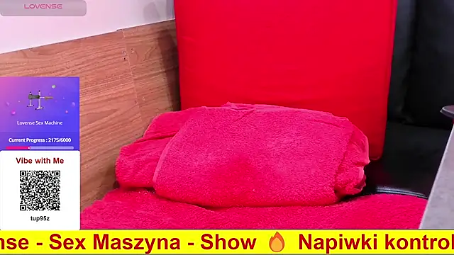 KingaVibes stripchat live cam model