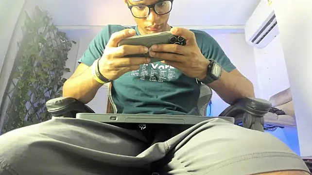 Kendo_720 stripchat live cam model