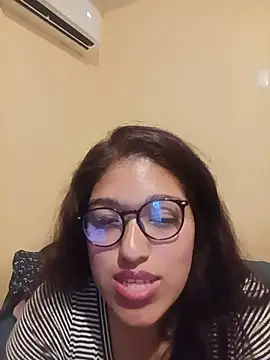 Lylyth420 stripchat live cam model