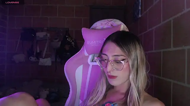 Andrea_camilaaa stripchat live cam model