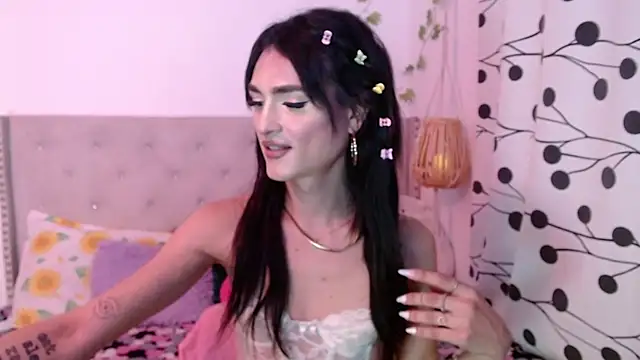 Saraanova1 stripchat live cam model