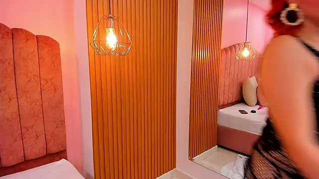 leloo_swift stripchat live cam model