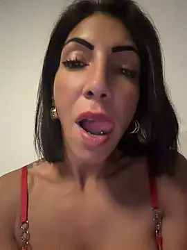 Yasmiinee stripchat live cam model