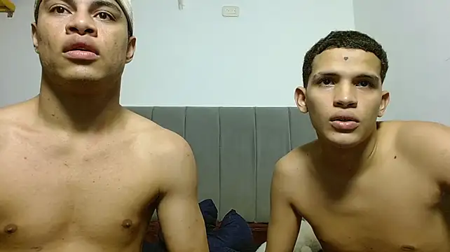 Jose_And_Daniel stripchat live cam model