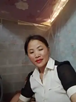 Mie-Miee stripchat live cam model