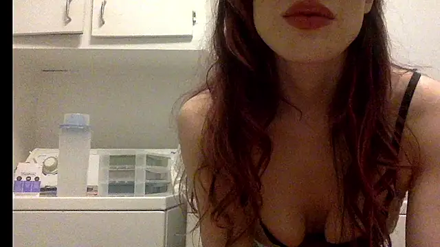 laetitia_xo stripchat live cam model