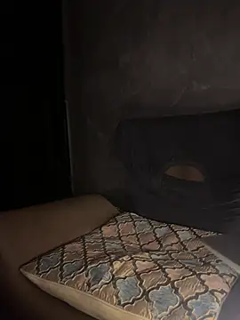 McLovin-10 stripchat live cam model