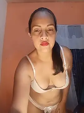 Carolina2016 stripchat live cam model