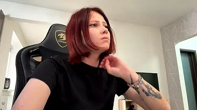 Nikaliva stripchat live cam model