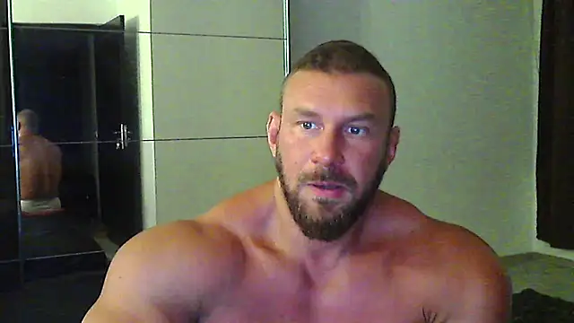 muscularkevin stripchat live cam model