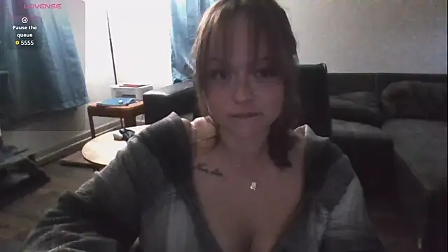 CaityBug1 stripchat live cam model