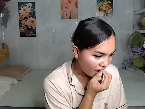 ur_asiankat stripchat live cam model