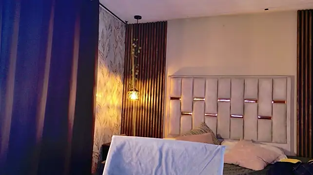 Michaell_Peters stripchat live cam model