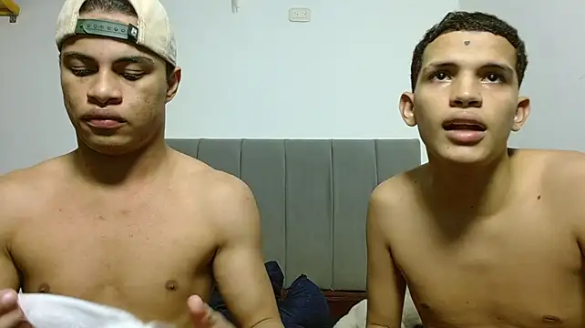 Jose_And_Daniel stripchat live cam model