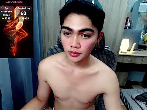 ItsKenny stripchat live cam model