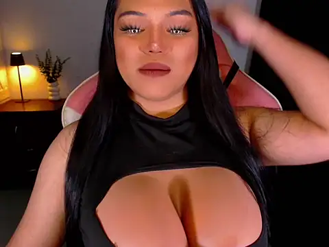 DominantxSheena stripchat live cam model