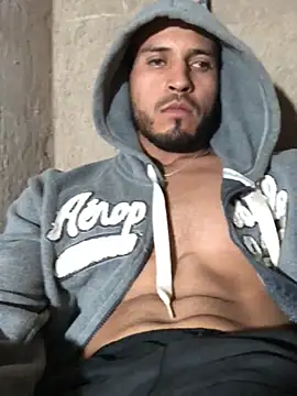 Pipetilin stripchat live cam model
