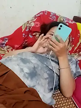 min2002a stripchat live cam model