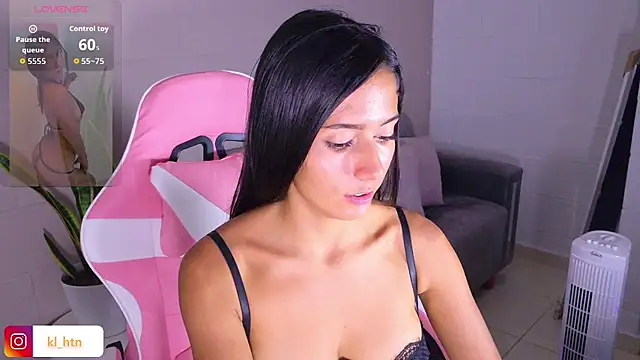 your_khloe1 stripchat live cam model