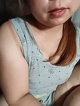 Lavy-bivi stripchat live cam model