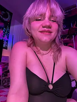 Cutiepiespanks stripchat live cam model