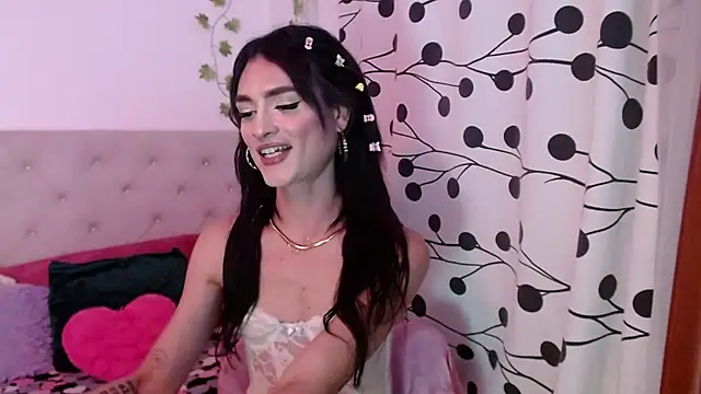 Saraanova1 stripchat live cam model