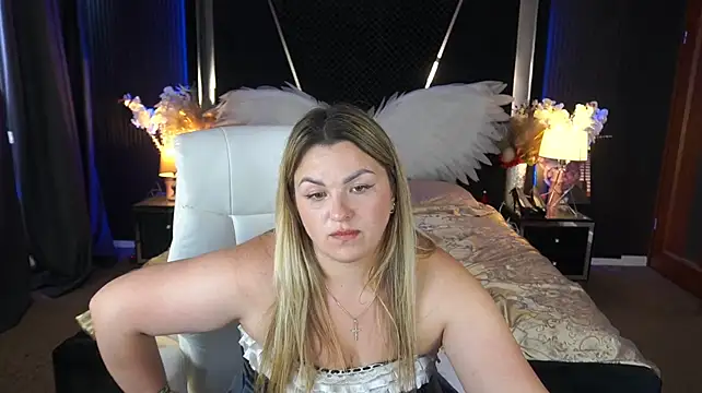 AlissyaGrayy stripchat live cam model