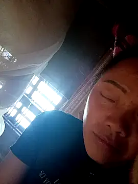 Hope-ee stripchat live cam model